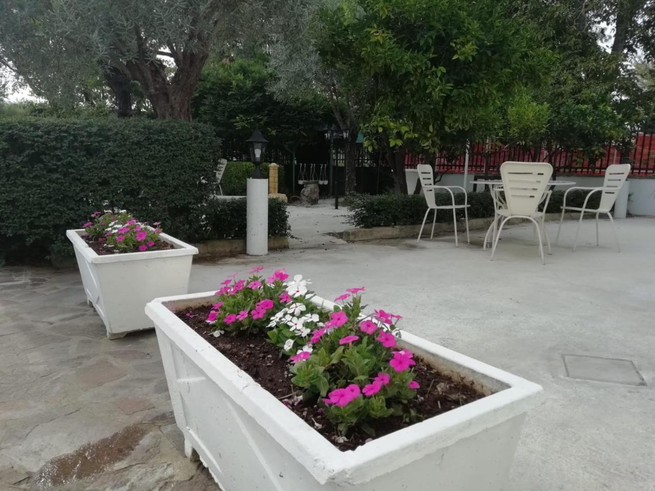 Le Donne Di Giannino Acomodação com café da manhã Rende Exterior foto